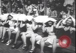 Standbild schönsten Beine contest Palisades Park New Jersey USA, 1943, aus Sekunde 14 historischem Filmmaterial Videoclip 65675059037