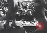 Standbild schönsten Beine contest Palisades Park New Jersey USA, 1943, aus Sekunde 27 historischem Filmmaterial Videoclip 65675059037
