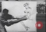 Standbild schönsten Beine contest Palisades Park New Jersey USA, 1943, aus Sekunde 37 historischem Filmmaterial Videoclip 65675059037