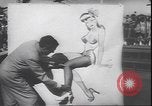 Standbild schönsten Beine contest Palisades Park New Jersey USA, 1943, aus Sekunde 39 historischem Filmmaterial Videoclip 65675059037