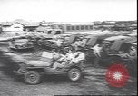 Standbild Militär Jeep Australien, 1943, aus Sekunde 7 historischem Filmmaterial Videoclip 65675059040