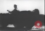 Standbild Militär Jeep Australien, 1943, aus Sekunde 19 historischem Filmmaterial Videoclip 65675059040