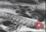 Standbild Militär Jeep Australien, 1943, aus Sekunde 23 historischem Filmmaterial Videoclip 65675059040