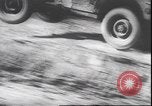 Standbild Militär Jeep Australien, 1943, aus Sekunde 27 historischem Filmmaterial Videoclip 65675059040