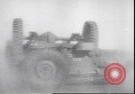 Standbild Militär Jeep Australien, 1943, aus Sekunde 34 historischem Filmmaterial Videoclip 65675059040
