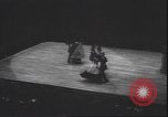 Standbild Lindy Hop und Wiener Walzer tanzen New York City USA, 1943, aus Sekunde 6 historischem Filmmaterial Videoclip 65675059042