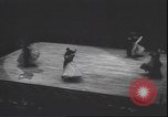 Standbild Lindy Hop und Wiener Walzer tanzen New York City USA, 1943, aus Sekunde 9 historischem Filmmaterial Videoclip 65675059042
