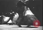 Standbild Lindy Hop und Wiener Walzer tanzen New York City USA, 1943, aus Sekunde 19 historischem Filmmaterial Videoclip 65675059042