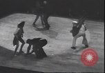 Standbild Lindy Hop und Wiener Walzer tanzen New York City USA, 1943, aus Sekunde 25 historischem Filmmaterial Videoclip 65675059042