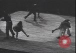 Standbild Lindy Hop und Wiener Walzer tanzen New York City USA, 1943, aus Sekunde 27 historischem Filmmaterial Videoclip 65675059042
