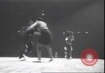 Standbild Lindy Hop und Wiener Walzer tanzen New York City USA, 1943, aus Sekunde 37 historischem Filmmaterial Videoclip 65675059042