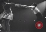 Standbild Lindy Hop und Wiener Walzer tanzen New York City USA, 1943, aus Sekunde 52 historischem Filmmaterial Videoclip 65675059042