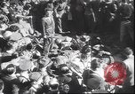 Immagine di Corpo morto di Mussolini Milano Italia, 1945, secondo 6 filmato di repertorio 65675059045