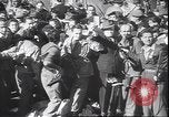 Immagine di Corpo morto di Mussolini Milano Italia, 1945, secondo 31 filmato di repertorio 65675059045