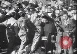Immagine di Corpo morto di Mussolini Milano Italia, 1945, secondo 32 filmato di repertorio 65675059045
