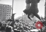 Immagine di Corpo morto di Mussolini Milano Italia, 1945, secondo 41 filmato di repertorio 65675059045