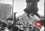 Immagine di Corpo morto di Mussolini Milano Italia, 1945, secondo 42 filmato di repertorio 65675059045
