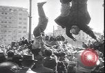 Immagine di Corpo morto di Mussolini Milano Italia, 1945, secondo 43 filmato di repertorio 65675059045