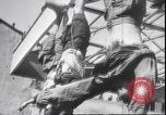 Immagine di Corpo morto di Mussolini Milano Italia, 1945, secondo 53 filmato di repertorio 65675059045