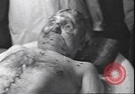 Standbild Leiche von Mussolini Mailand Italien, 1945, aus Sekunde 21 historischem Filmmaterial Videoclip 65675059051