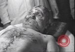 Standbild Leiche von Mussolini Mailand Italien, 1945, aus Sekunde 22 historischem Filmmaterial Videoclip 65675059051