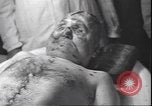 Standbild Leiche von Mussolini Mailand Italien, 1945, aus Sekunde 23 historischem Filmmaterial Videoclip 65675059051