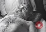 Standbild Leiche von Mussolini Mailand Italien, 1945, aus Sekunde 25 historischem Filmmaterial Videoclip 65675059051