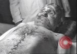 Standbild Leiche von Mussolini Mailand Italien, 1945, aus Sekunde 29 historischem Filmmaterial Videoclip 65675059051