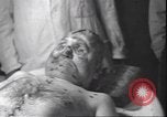 Standbild Leiche von Mussolini Mailand Italien, 1945, aus Sekunde 35 historischem Filmmaterial Videoclip 65675059051