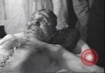 Standbild Leiche von Mussolini Mailand Italien, 1945, aus Sekunde 58 historischem Filmmaterial Videoclip 65675059051