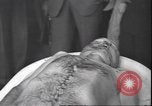 Standbild Leiche von Mussolini Mailand Italien, 1945, aus Sekunde 24 historischem Filmmaterial Videoclip 65675059053