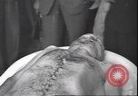 Standbild Leiche von Mussolini Mailand Italien, 1945, aus Sekunde 27 historischem Filmmaterial Videoclip 65675059053