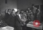 Standbild Leiche von Mussolini Mailand Italien, 1945, aus Sekunde 29 historischem Filmmaterial Videoclip 65675059053