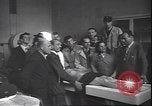 Standbild Leiche von Mussolini Mailand Italien, 1945, aus Sekunde 30 historischem Filmmaterial Videoclip 65675059053