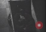 Standbild Leiche von Mussolini Mailand Italien, 1945, aus Sekunde 47 historischem Filmmaterial Videoclip 65675059053