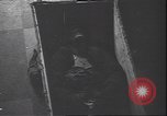 Standbild Leiche von Mussolini Mailand Italien, 1945, aus Sekunde 49 historischem Filmmaterial Videoclip 65675059053