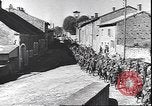Image troupes françaises affichage wrecked matériel allemand France, 1940, de la seconde 6 séquences d'archives historiques vidéo 65675059057