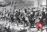 Image troupes françaises affichage wrecked matériel allemand France, 1940, de la seconde 11 séquences d'archives historiques vidéo 65675059057