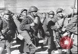 Image troupes françaises affichage wrecked matériel allemand France, 1940, de la seconde 13 séquences d'archives historiques vidéo 65675059057