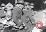 Image troupes françaises affichage wrecked matériel allemand France, 1940, de la seconde 16 séquences d'archives historiques vidéo 65675059057