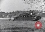 Image Français réservoirs Renault France, 1921, de la seconde 13 séquences d'archives historiques vidéo 65675059058