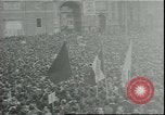 Standbild Mai Tag feiern Rom Italien, 1945, aus Sekunde 1 historischem Filmmaterial Videoclip 65675059069