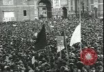 Standbild Mai Tag feiern Rom Italien, 1945, aus Sekunde 7 historischem Filmmaterial Videoclip 65675059069