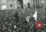 Standbild Mai Tag feiern Rom Italien, 1945, aus Sekunde 9 historischem Filmmaterial Videoclip 65675059069