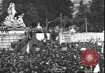 Standbild Mai Tag feiern Rom Italien, 1945, aus Sekunde 17 historischem Filmmaterial Videoclip 65675059069