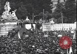 Standbild Mai Tag feiern Rom Italien, 1945, aus Sekunde 21 historischem Filmmaterial Videoclip 65675059069