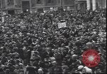 Standbild Mai Tag feiern Rom Italien, 1945, aus Sekunde 27 historischem Filmmaterial Videoclip 65675059069