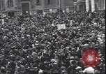 Standbild Mai Tag feiern Rom Italien, 1945, aus Sekunde 35 historischem Filmmaterial Videoclip 65675059069