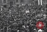Standbild Mai Tag feiern Rom Italien, 1945, aus Sekunde 36 historischem Filmmaterial Videoclip 65675059069
