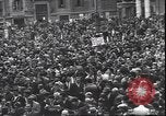 Standbild Mai Tag feiern Rom Italien, 1945, aus Sekunde 40 historischem Filmmaterial Videoclip 65675059069